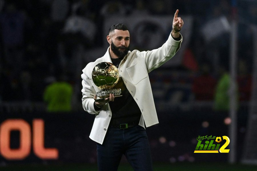 بنزيما يواصل إستفزاز جماهير ريال مدريد !