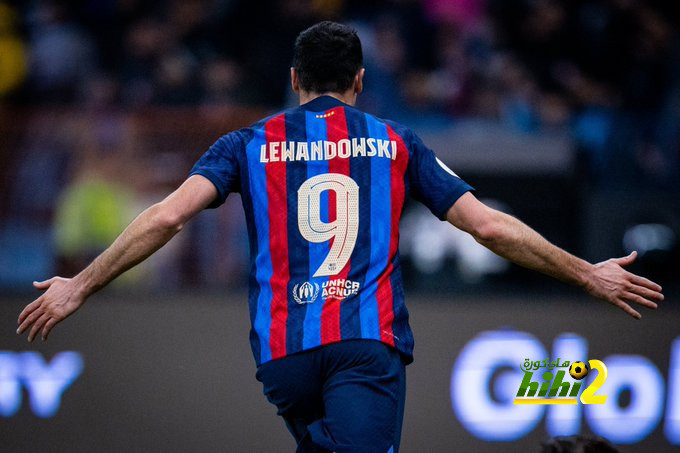 ليفاندوفسكي يوقع على أول أهدافه في الكلاسيكو