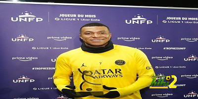 مبابي يتسلم جائزة أفضل لاعب في باريس لشهري نوفمبر وديسمبر
