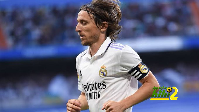 مودريتش أبلغ ريال مدريد هذا الشأن في ملف تجديد عقده
