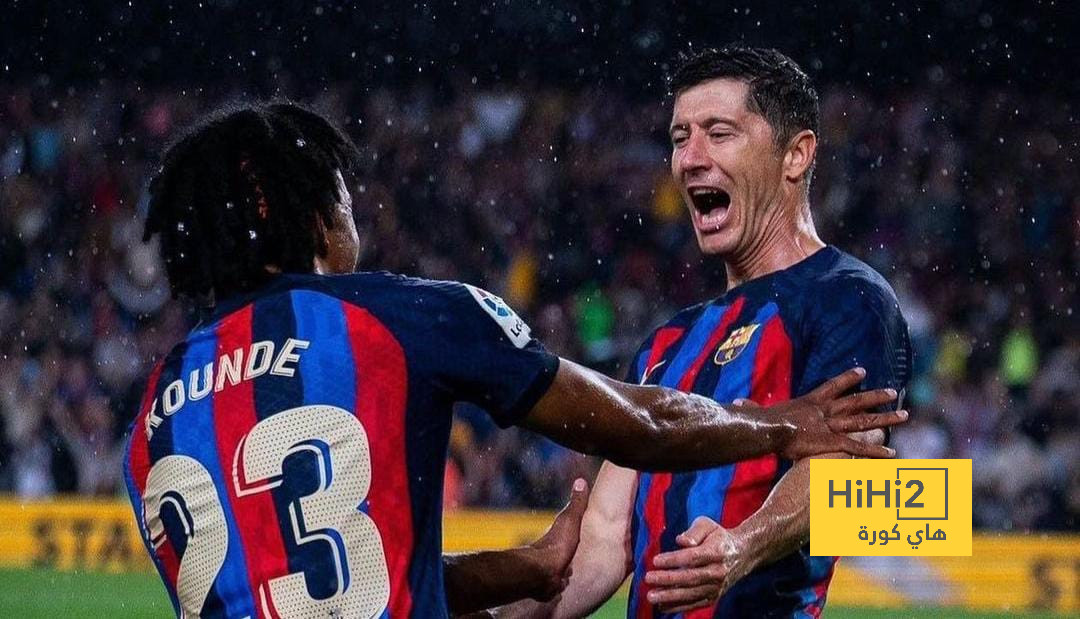 تقييم ليفاندوفسكي مع برشلونة أمام باربارسترو