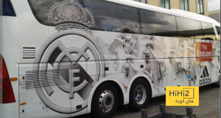 حافلة ريال مدريد تنتظر اللاعبين قبل الذهاب لملعب كناريا
