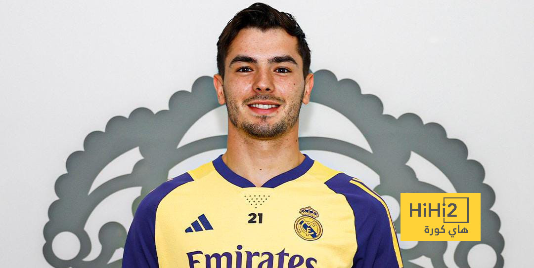 براهيم دياز يتسلم جائزة لاعب شهر فبراير في ريال مدريد