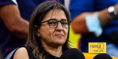 فيديو.. بكاء والدة مبابي أثناء تقديمه في ملعب سانتياغو برنابيو