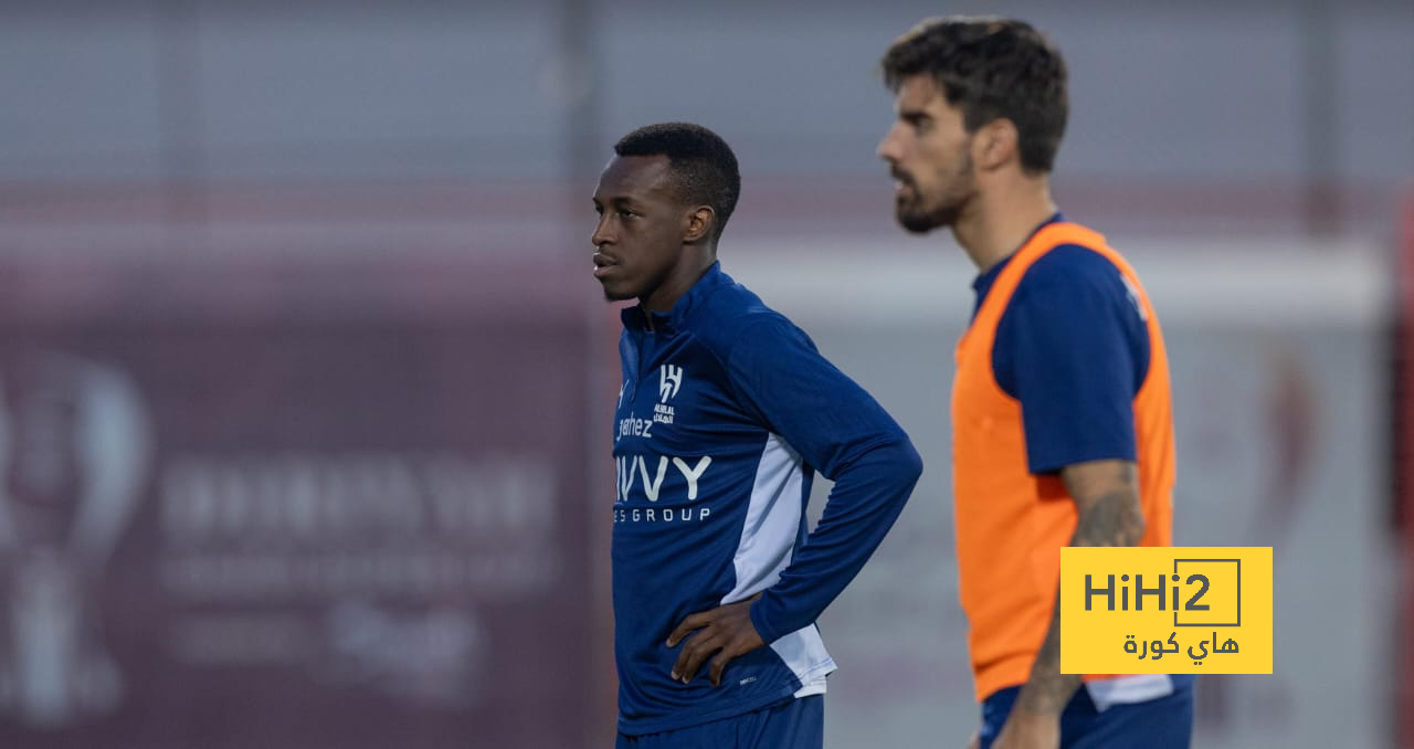 سعود على مقاعد بدلاء الهلال لمواجهة الأهلي