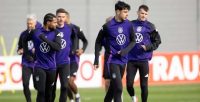 منتخب ألمانيا يواصل استعداداته للقاء هولندا