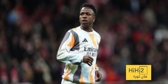صور: ريال مدريد ينهي عمليات الإحماء قبل لقاء أتلتيكو