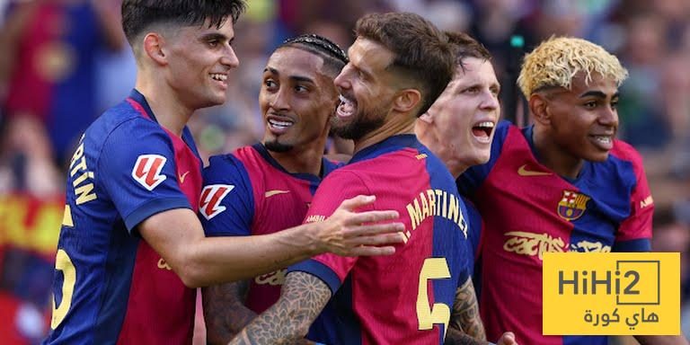 صحفي إسباني يشيد بمدافع برشلونة