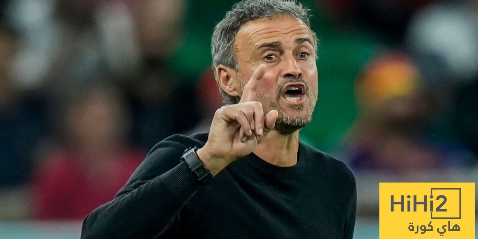 فيديو: إنريكي يوجه لاعبي باريس من أعلى نقطة في الملعب