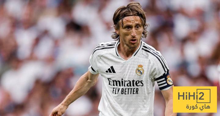 حساب ريال مدريد يطالب الحكم بعدم إنهاء المباراة