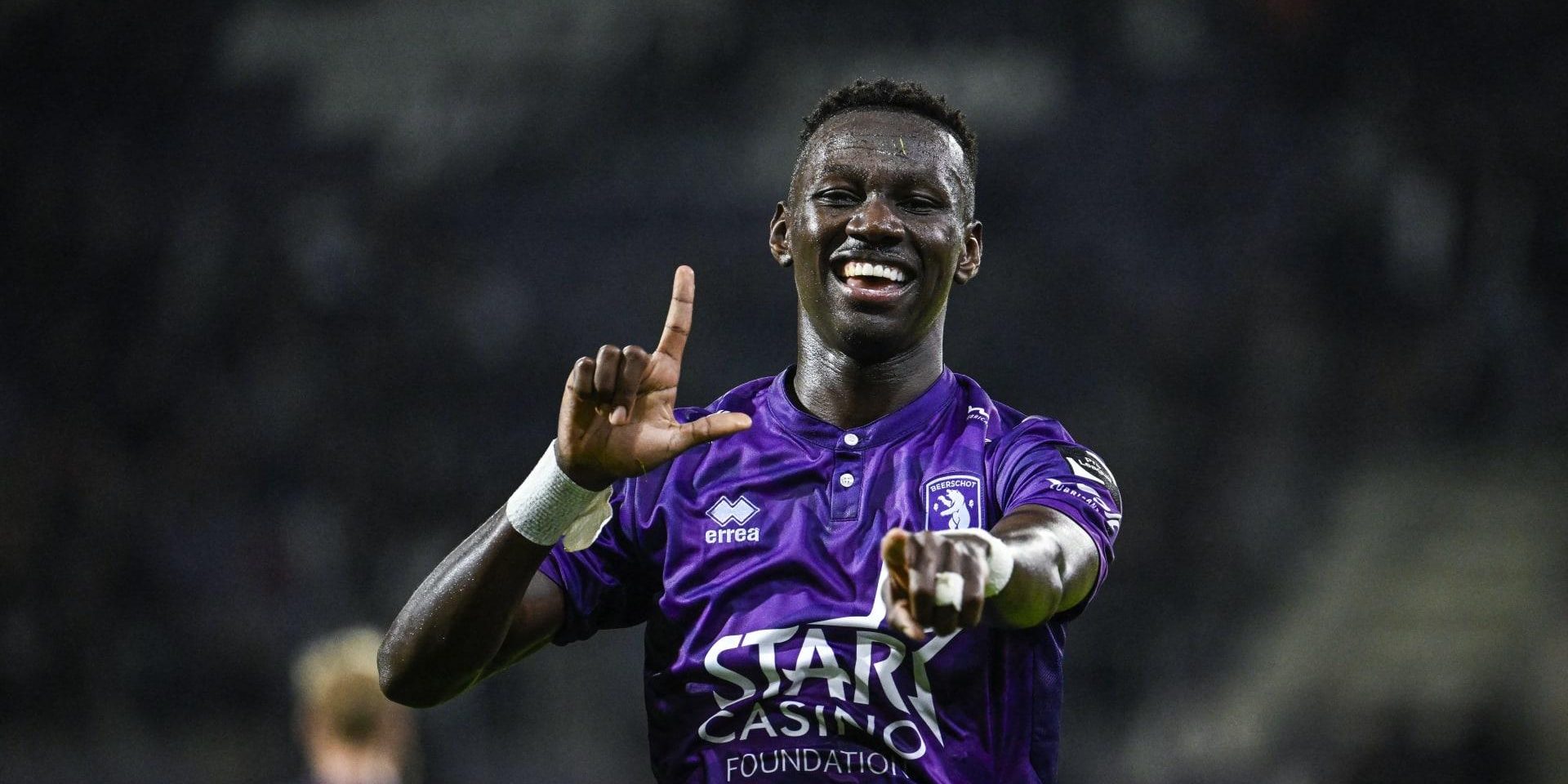 أرقام مروان الصحفي قبل مغادرة الاتحاد
