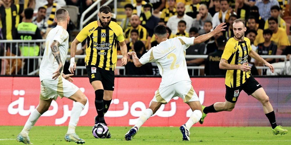 نتيجة الشوط الأول بين النصر والاتحاد