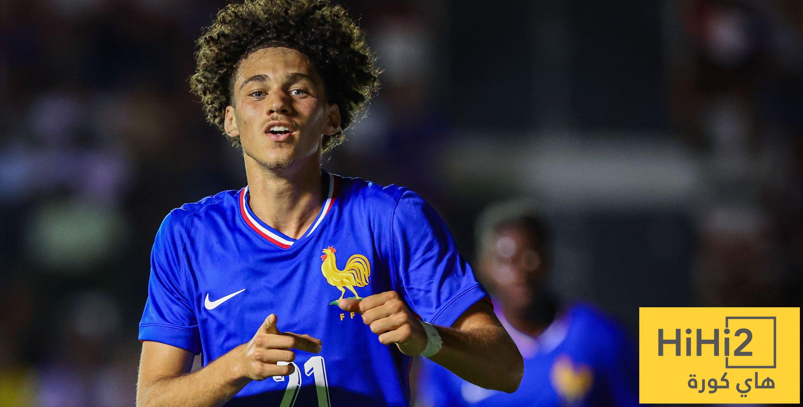 ماغني أكليوش يدخل التاريخ مع منتخب فرنسا