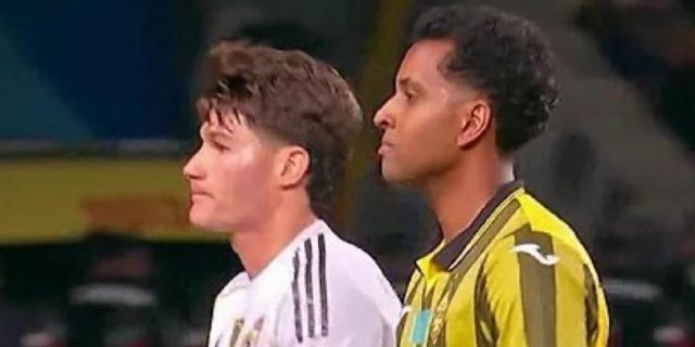 موقف طريف لرودريغو بعد تبادل القمصان مع لاعب كايرات