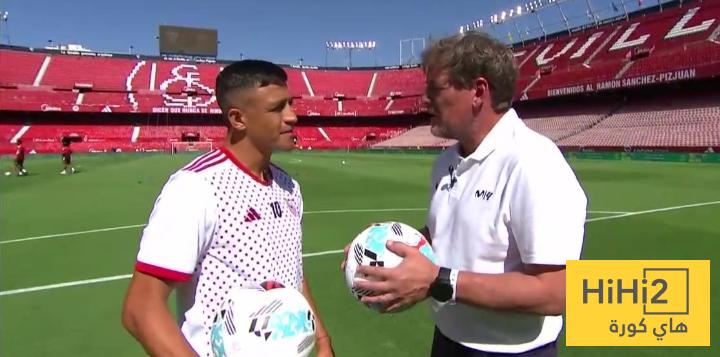 هل سيحتفل سانشيز إذا سجل في شباك برشلونة؟ اللاعب يرد