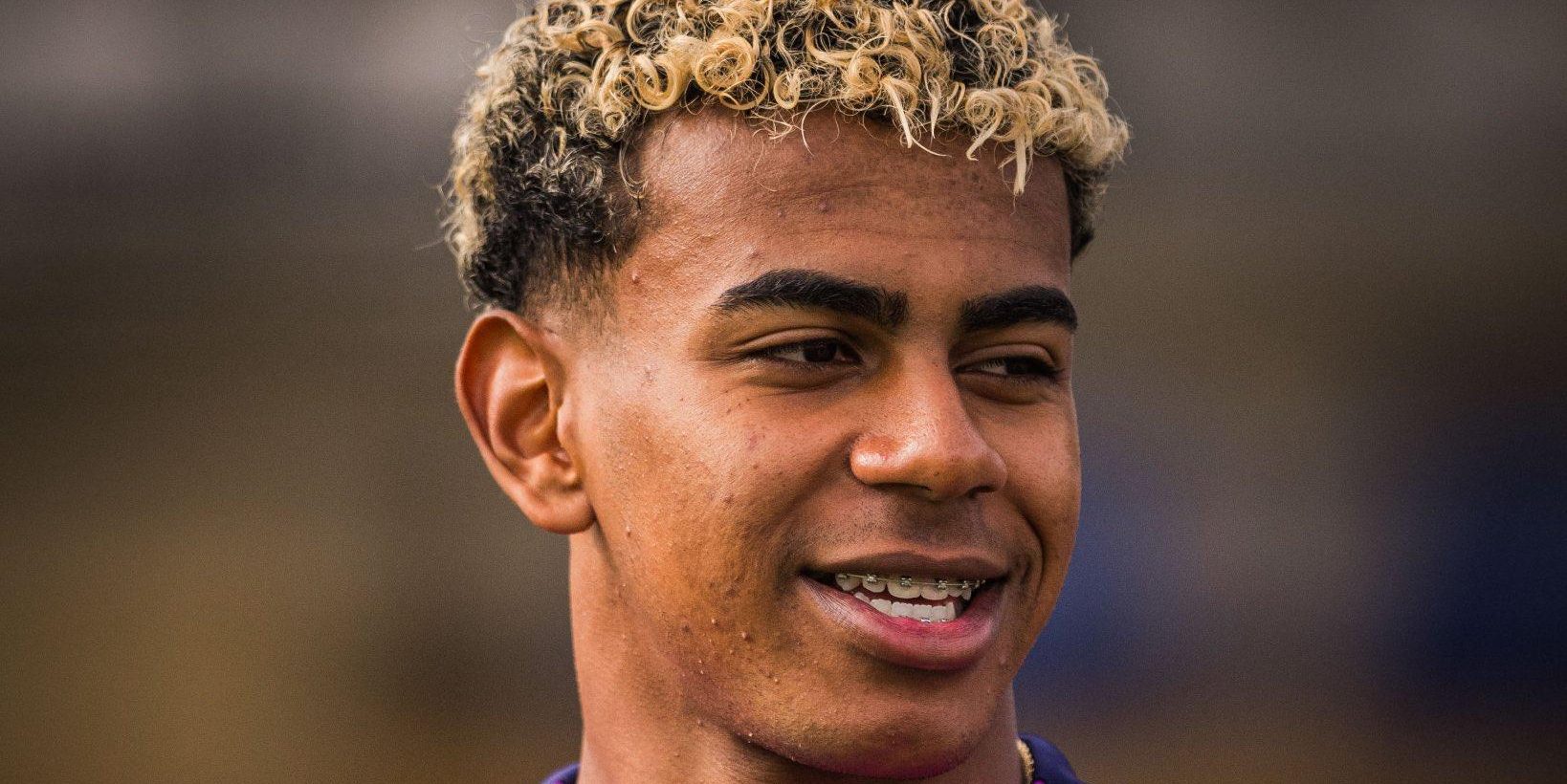 صورة: صديقة لامين يامال تظهر معه في تدريبات برشلونة