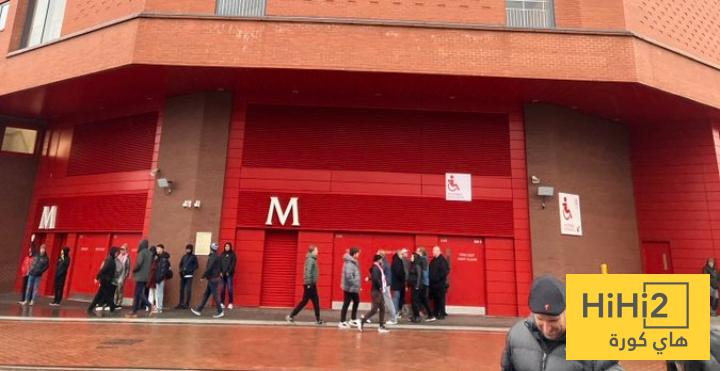 الجماهير تتوافد على ملعب أنفيلد قبل كلاسيكو انجلترا