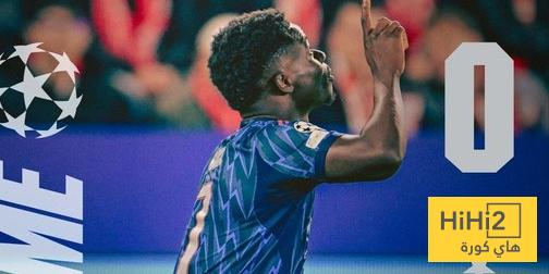 نهاية الشوط الاول .. أرسنال يتقدم على سلافيا براغ