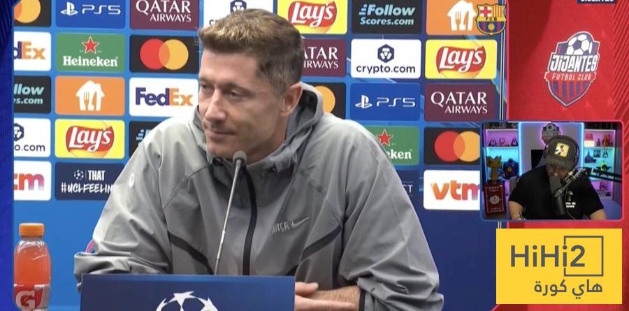 ليفاندوفسكي يتحدث عن مستقبله مع برشلونة