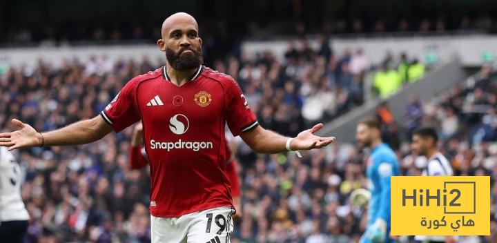 ملخص ما قدمه مبومو في الشوط الأول أمام توتنهام