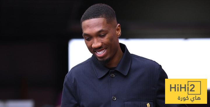 بيرنلي يصل ملعبه قبل استضافة تشيلسي