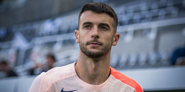 خوان غارسيا يعود بقوة ويعيد صلابة برشلونة الدفاعية