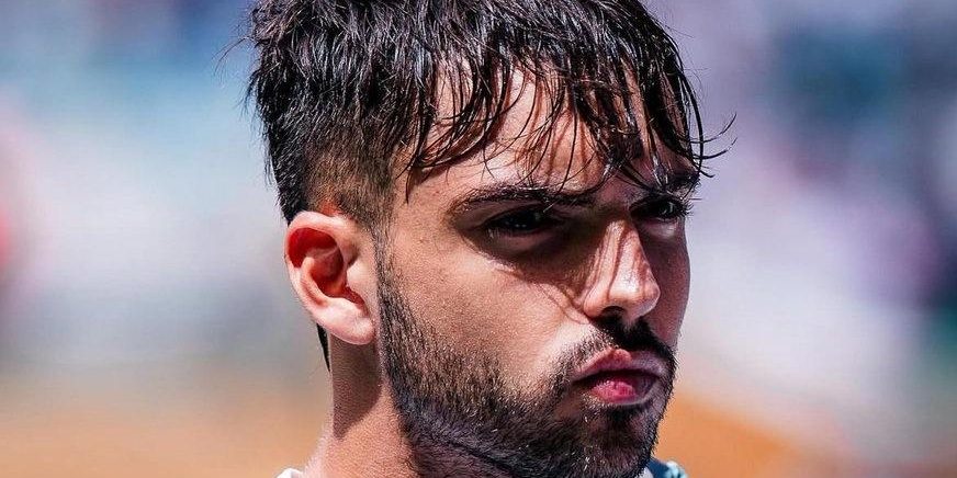 صورة: أسينسيو يتابع مباراة الريال وجيرونا من المنزل