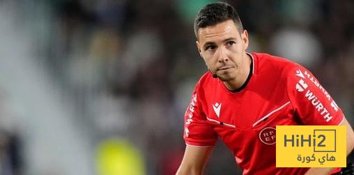 شكوك داخل برشلونة حول حكم مباراة ريال بيتيس