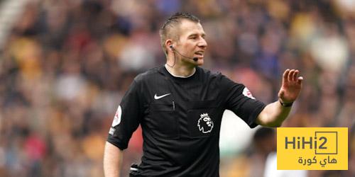 أرقام خاصة بحكم مباراة اليونايتد وولفرهامبتون