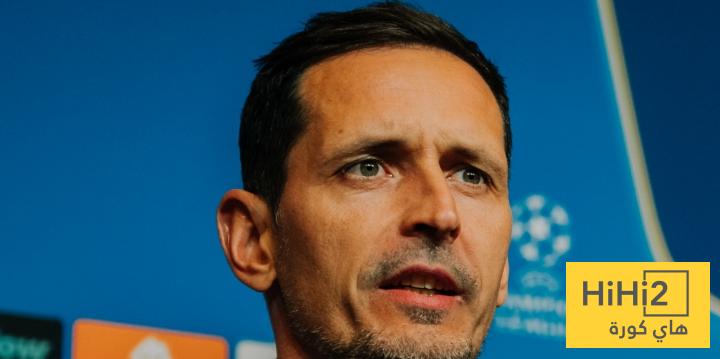 فرانكفورت يصل ملعب برشلونة قبل لقاء الفريقين