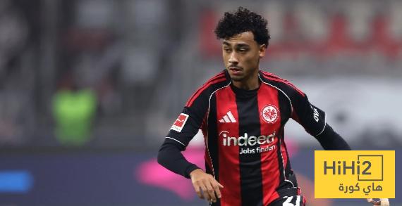 تقييم فريق فرانكفورت في الشوط الأول أمام برشلونة