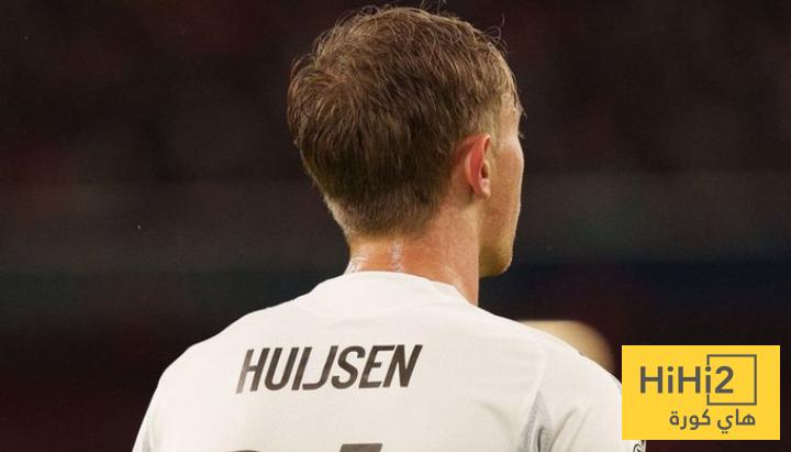 دين هويسين يغيب للمباراة الخامسة على التوالي دين هويسين يغيب للمباراة الخامسة على التوالي