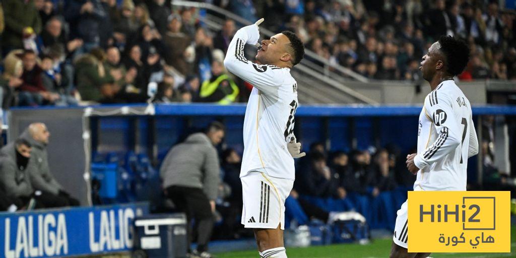 صورة – سر احتفال مبابي الغامض أمام ألافيس