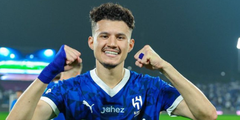 هل يستمر عبدالله الحمدان مع الهلال؟ هل يستمر عبدالله الحمدان مع الهلال؟