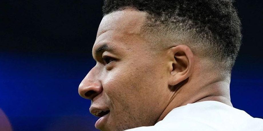 صورة: مبابي يشعر بالألم من الإصابة في التدريبات صورة: مبابي يشعر بالألم من الإصابة في التدريبات