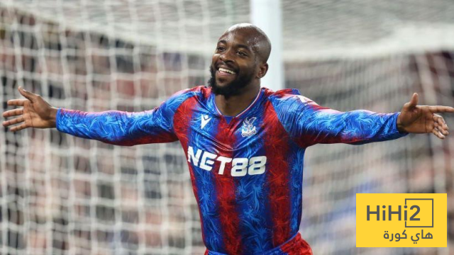 مانشستر يونايتد يراقب مهاجم كريستال بالاس 1