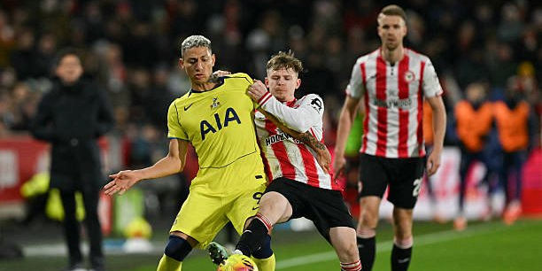 التعادل يحسم مباراة توتنهام وبرينتفورد في الدوري الانجليزي