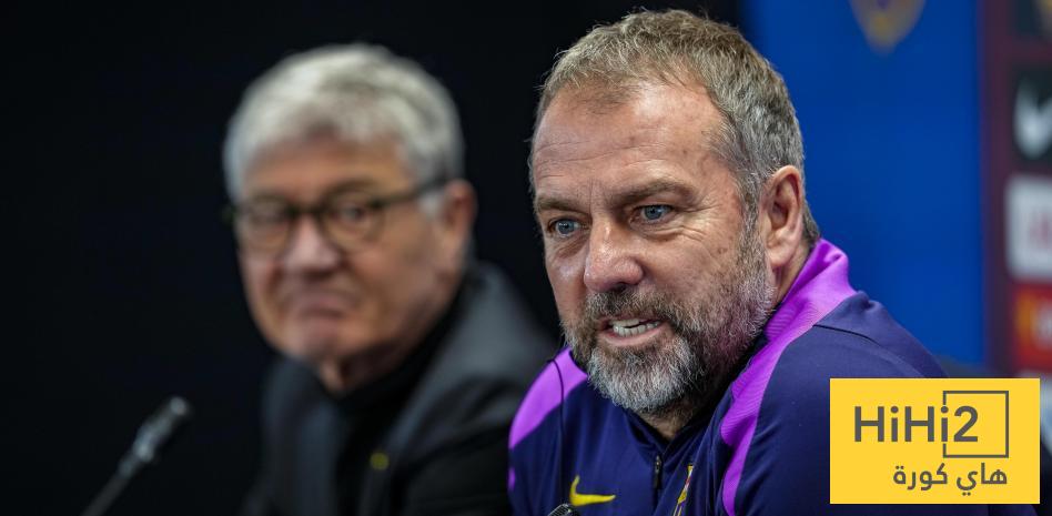 فليك: برشلونة تحتاج مدافع جديد