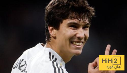 صور .. تحية جماهير البرنابيو لـ غونزالو لحظة استبداله ضد بيتيس