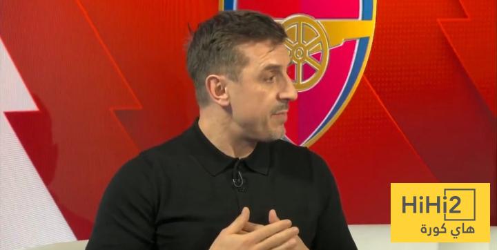 نيفيل ينتقد لاعبي ليفربول