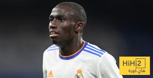 عاجل .. ميندي مستبعد من مباراة برشلونة