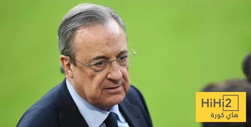 صورة .. بيريز غاضب اثناء تتويج برشلونة باللقب