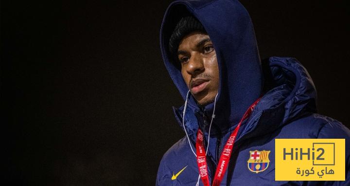 برشلونة يصل ملعب راسينغ قبل لقاء الفريقين