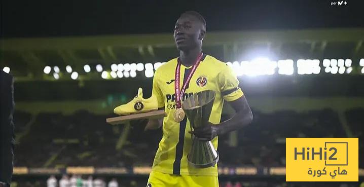 تكريم لاعب فياريال قبل مواجهة ريال مدريد