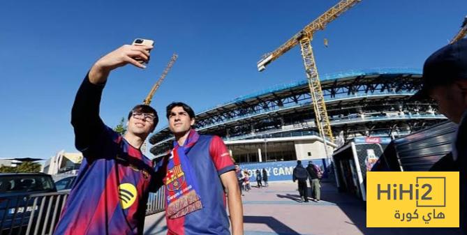 جماهير برشلونة تتوافد على ملعب الكامب نو قبل لقاء اوفيدو