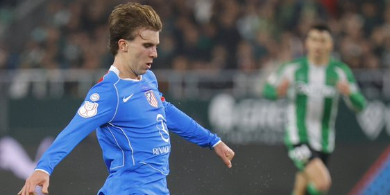 لاعب اتلتيكو يغيب عن لقاء برشلونة