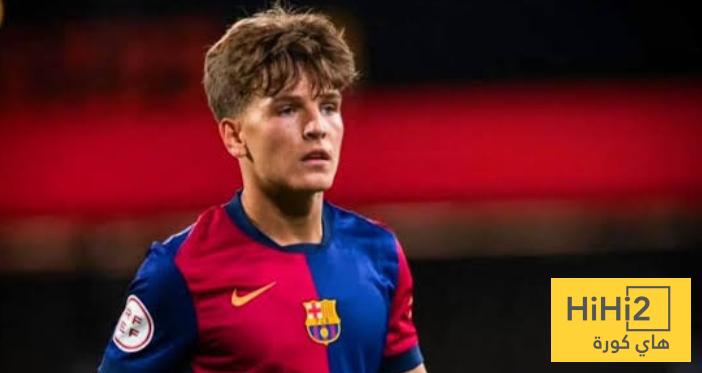 بعد تجديد عقده.. لاعبو برشلونة يحتفلون بـ خوان هيرنانديز