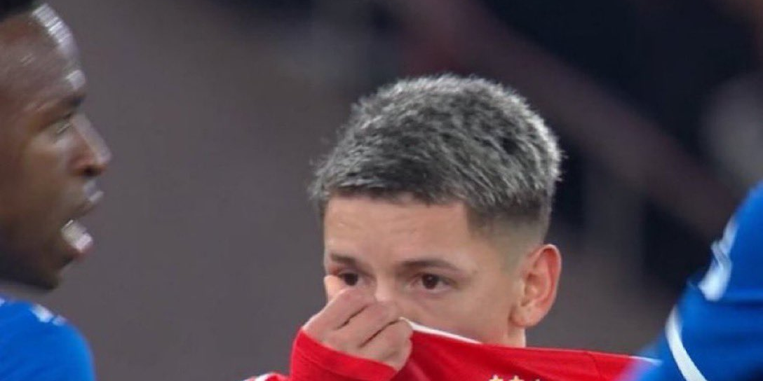 لاعب بنفيكا يوجه اهانات عنصرية لفينيسيوس