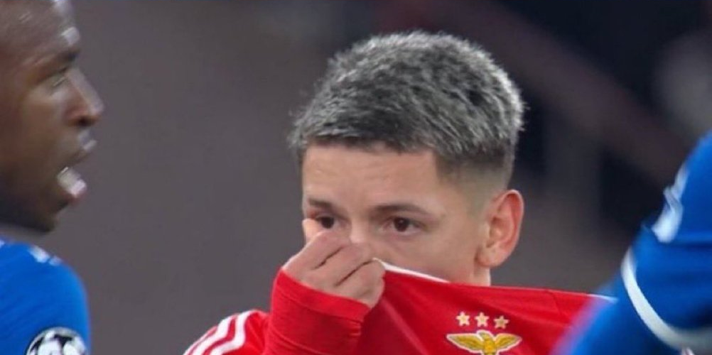 في الكورة : صحفي مدريدي يوبخ لاعب بنفيكا بعد واقعة فينيسيوس