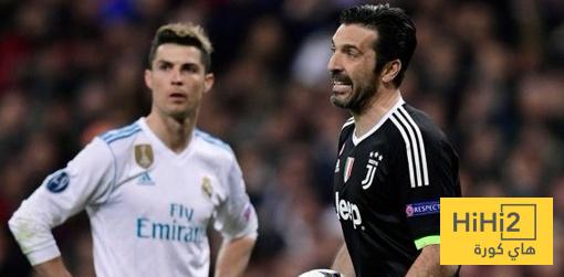 أكثر لاعب كان يرعب افضل حارس مرمى في التاريخ ؟